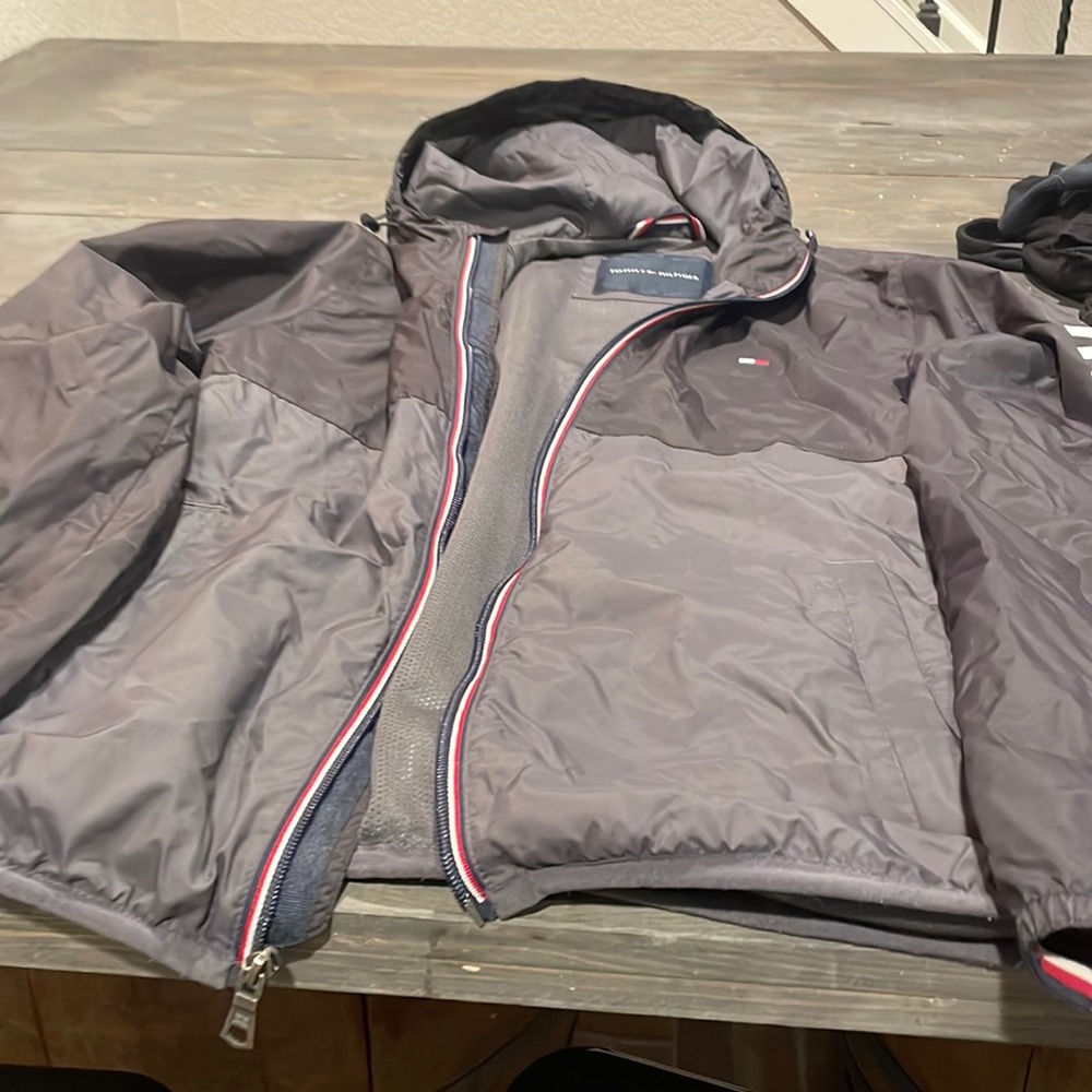 Tommy Hilfiger medium weight rain coat